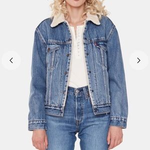 Levi’s Ex-Boyfriend Sherpa Trucker Jacket sz Large